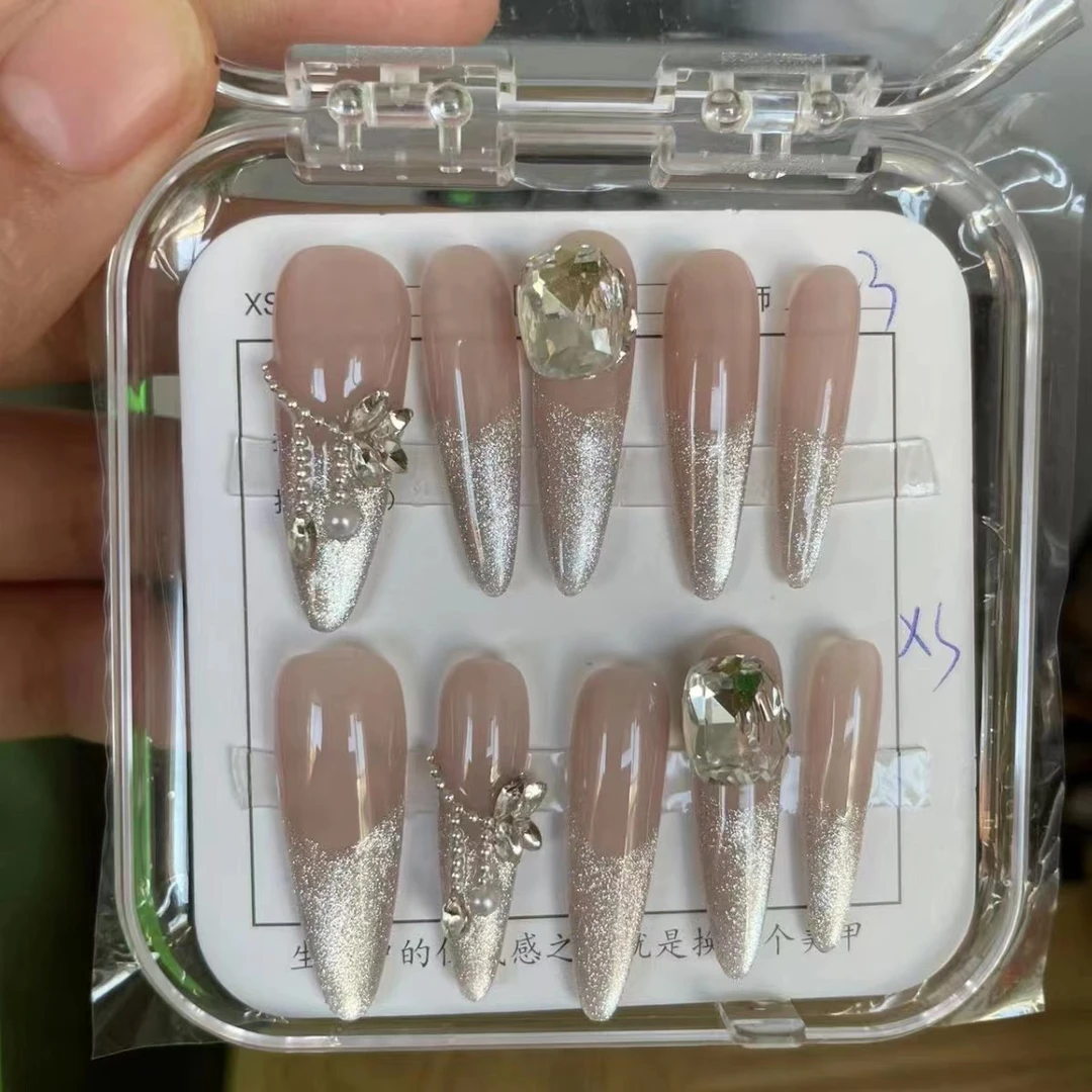 亮闪闪法式猫眼新年显白手工穿戴甲