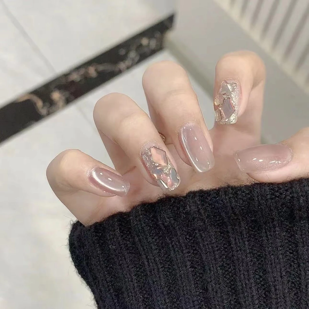 茉莉花香渐变猫眼爆闪穿戴甲