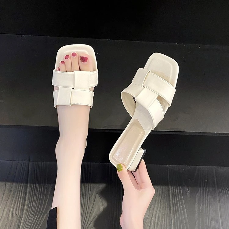 夏天网红凉拖鞋女外穿夏季2024新款时尚法式仙女风中跟粗跟一字拖