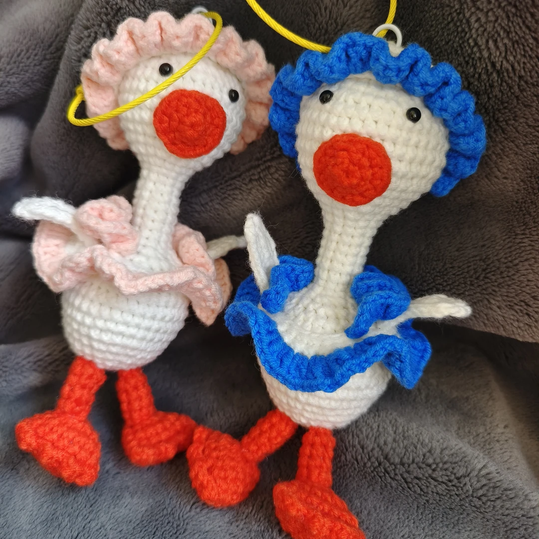 针织手工挂件毛线钩织成品跳舞鸭情侣包包挂件车载钥匙扣卡通礼物