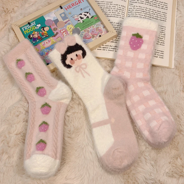 秋冬加厚保暖粉色可爱草莓袜子中筒睡眠毛绒地板袜柔软少女毛毛袜