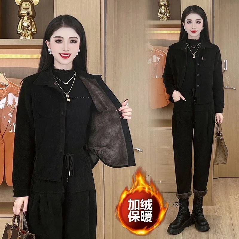 冬季加绒保暖妈妈装时尚套装女新款减龄灯芯绒外套加厚高档两件套