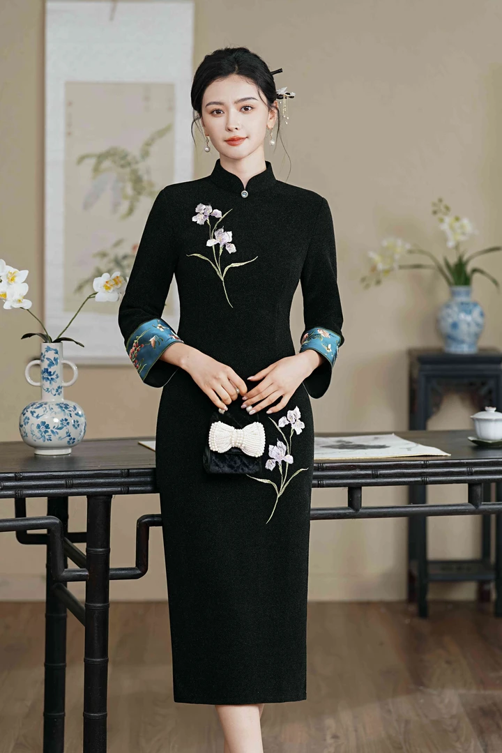 A102469,秋冬新款复古精美刺绣优雅修身显瘦旗袍裙,衣长120左右