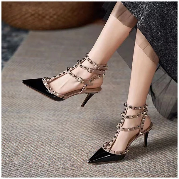 漆皮尖头绑带三环铆钉高跟鞋女时尚性感攻速细跟包头2024夏季凉鞋