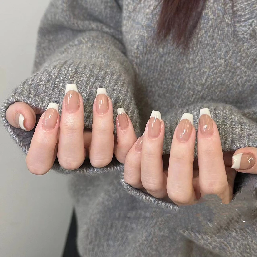 通 纯手工光疗美甲万能搭指甲成品可拆卸穿戴甲显白温柔渐变简约