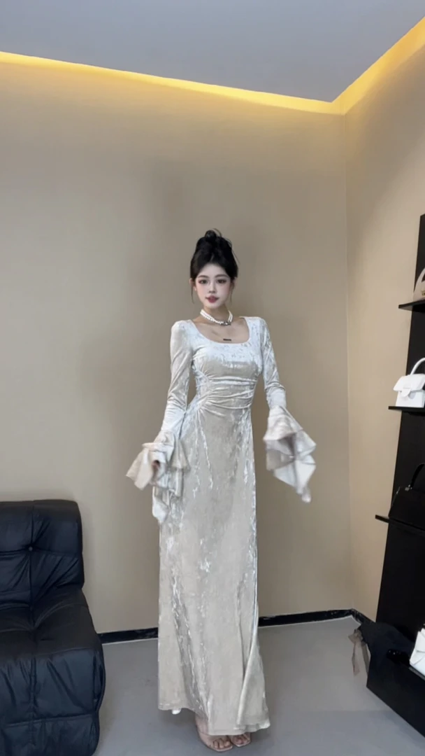 XQIN【白兰地】法式御姐风气质喇叭袖丝绒连衣裙收腰复古长裙XQ7828