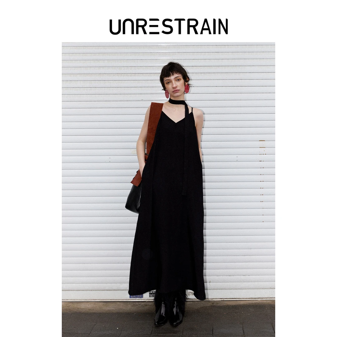 【UNRESTRAIN】UNR设计师品牌新品黑色知性舒适吊带连衣裙女