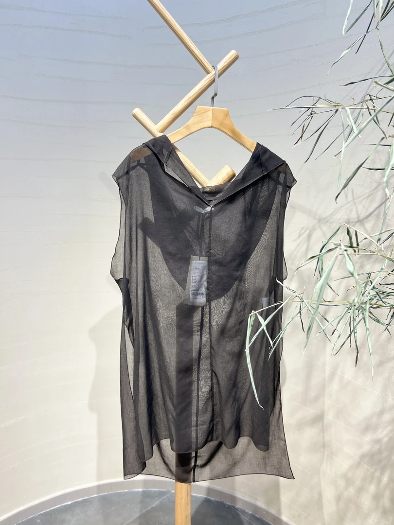 设计师精品兜帽无袖上衣VW61DQ057