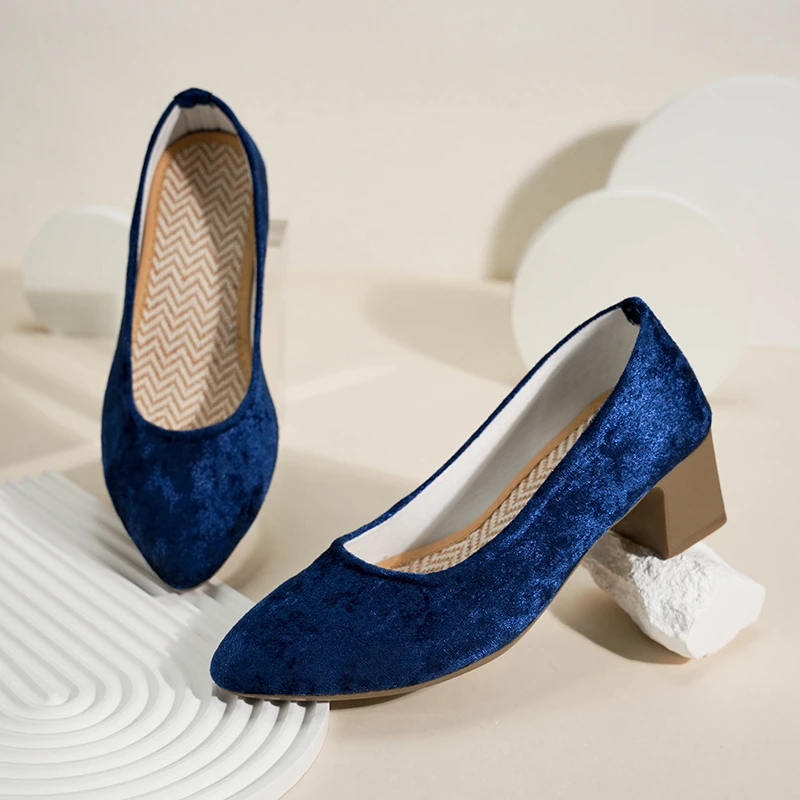 原创时尚尖头丝绒民族风新款百搭旗袍高跟鞋7527-20浅口单鞋中跟