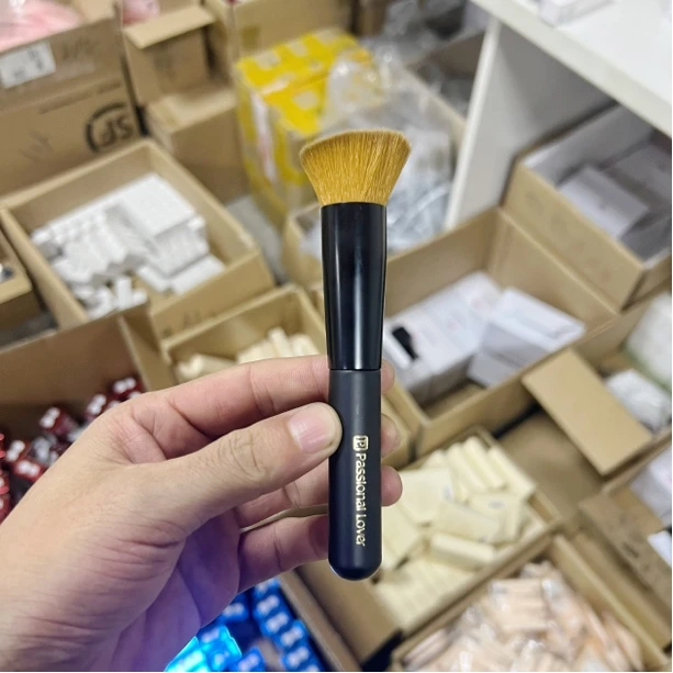 （粉丝福利）PL恋火大号斜角化妆刷