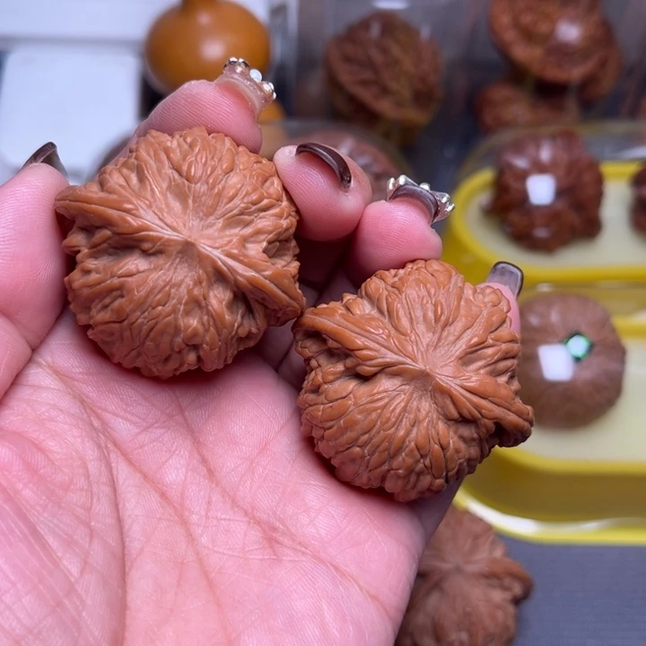 文玩核桃吊坠磨盘