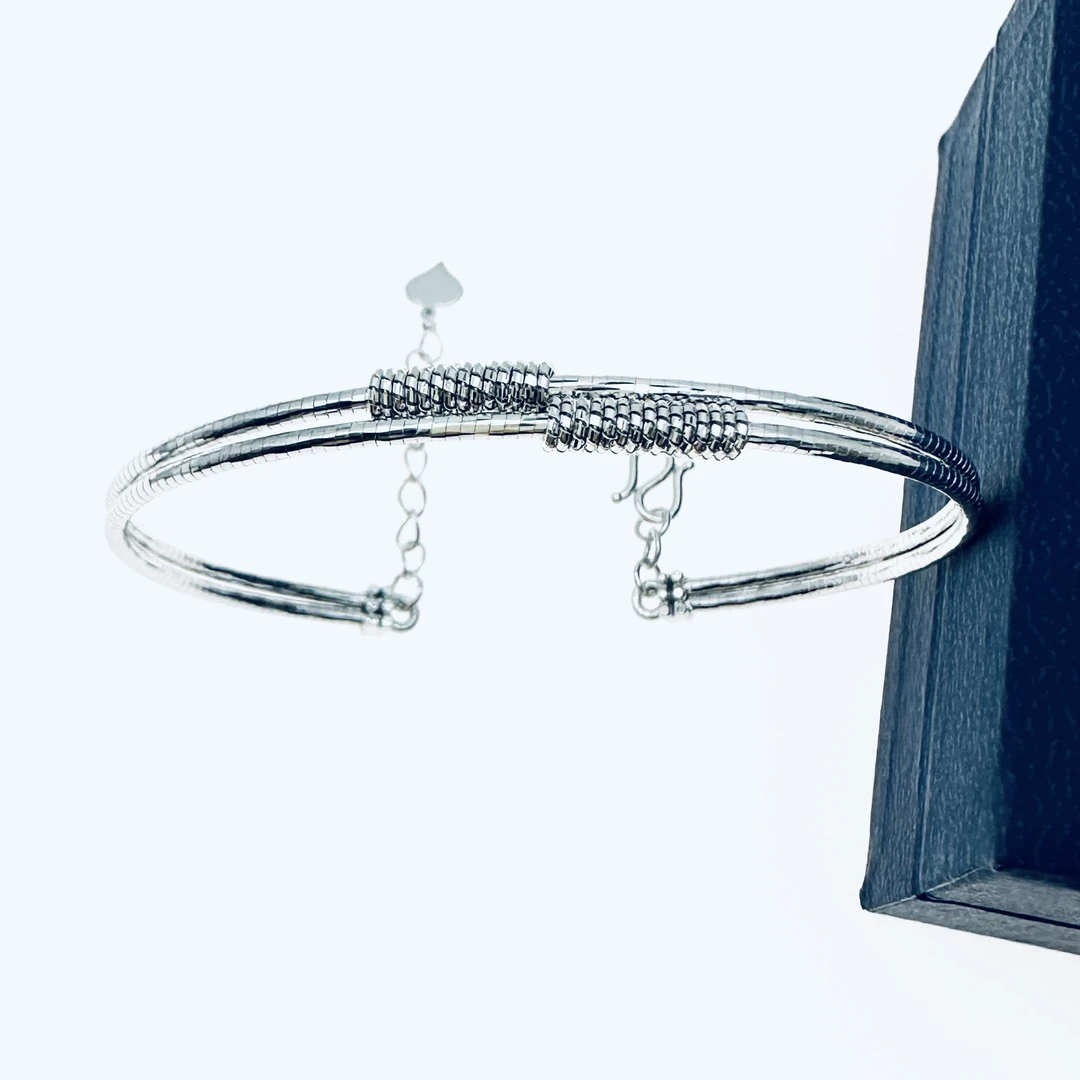 无品牌铂金Pt950绕丝设计款手镯  可调节