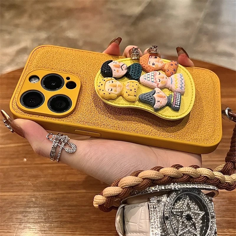 ins姜黄月坑公仔带挂绳适用苹果16pro手机壳新女款防摔全包超好看