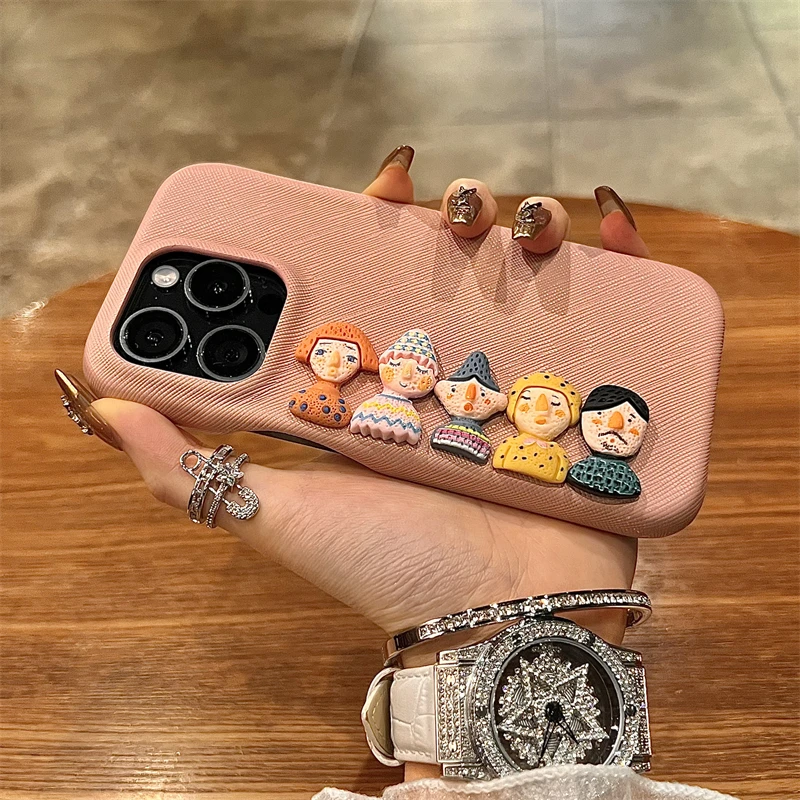 粉色皮质趣味公仔适用苹果16promax手机壳新款全包防摔小众女卡通