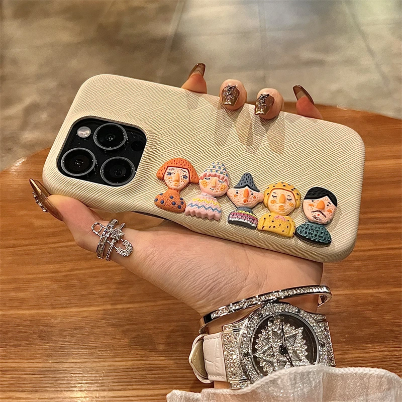 米黄皮质趣味公仔适用苹果16promax手机壳新款全包防摔小众女卡通