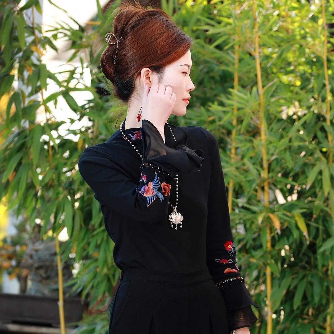 素娘国风新款女式面料柔软可外穿鸳鸯刺绣加厚打底针织衫DY18098D