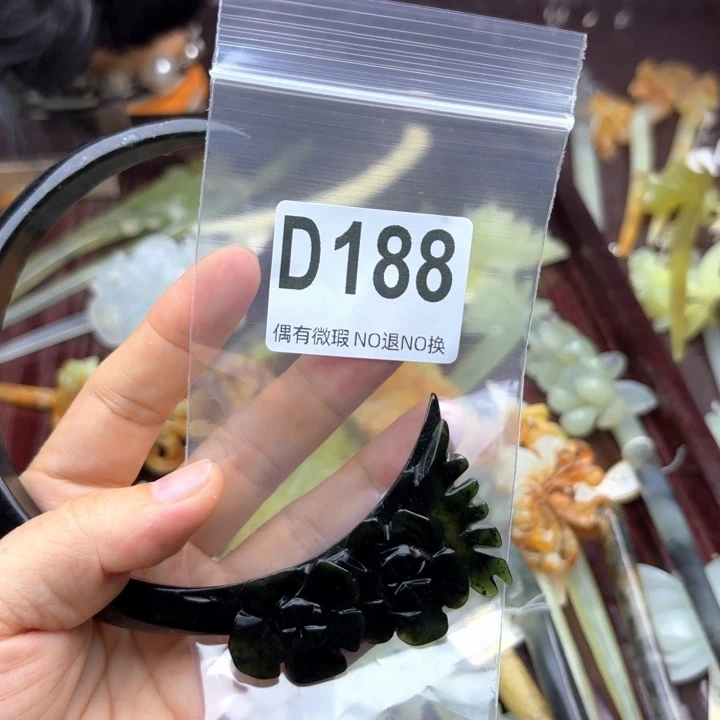 蛇纹石玉发饰合金一**树