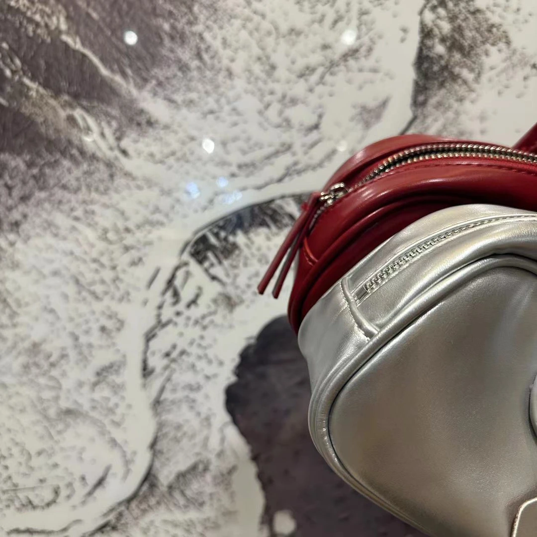 「千层白巧」法棍棒球包