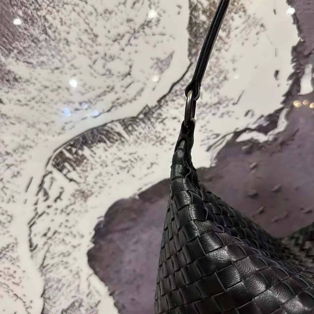 「废夜之都」vtg编织腋下包