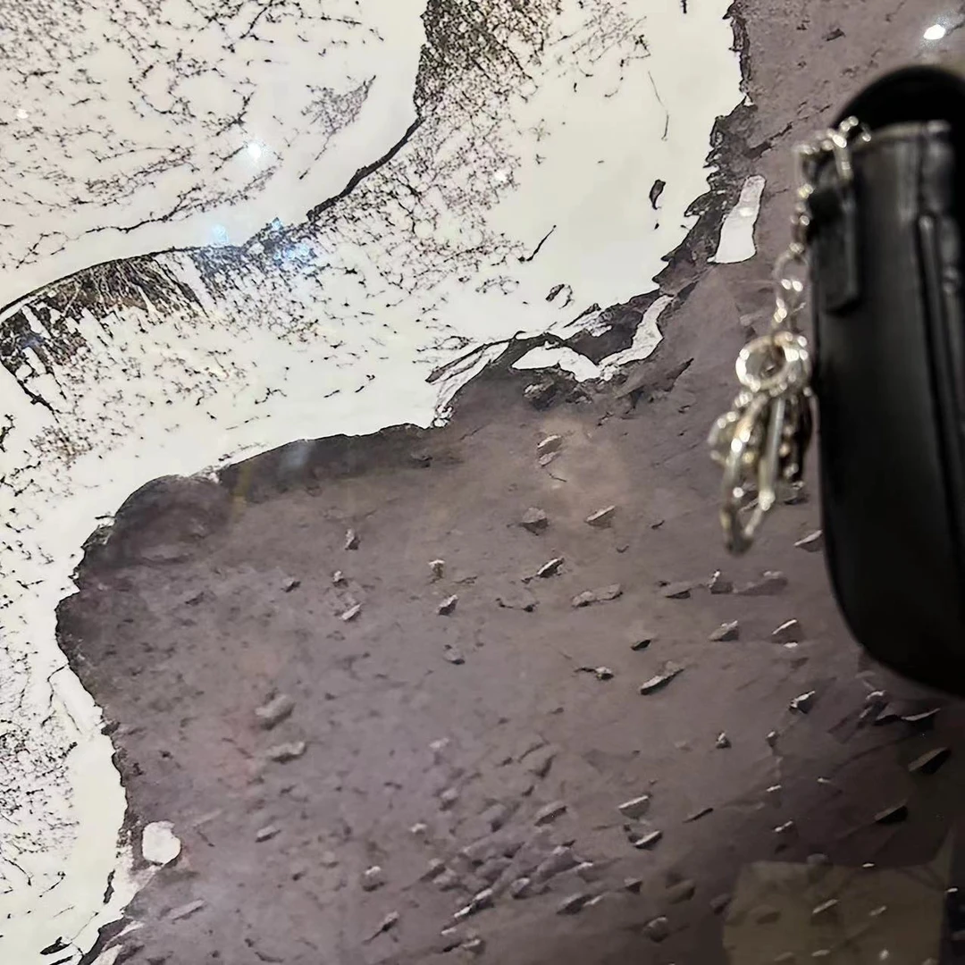 「彩虹之山」黑色迷你菱格斜挎包