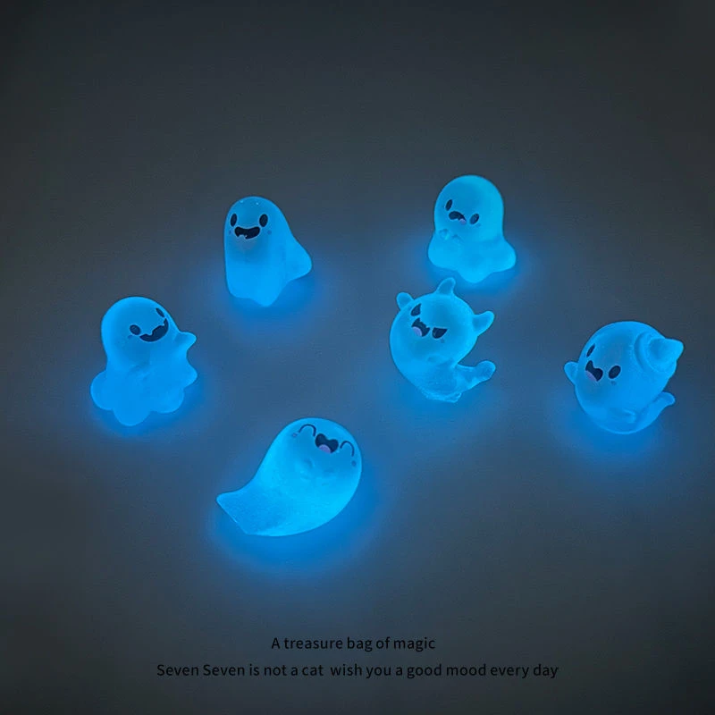 奇奇怪怪的小东西~无聊了整一堆会发光的蓝色小幽灵玩!夜光 摆件