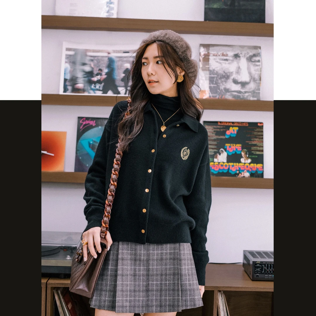 PESARO学院风刺绣开衫毛衣3209-3033