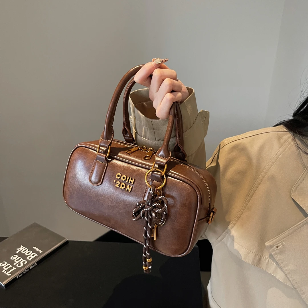 精致小包手提单肩斜挎通勤百搭款日常网红同款秋冬撞色设计包包