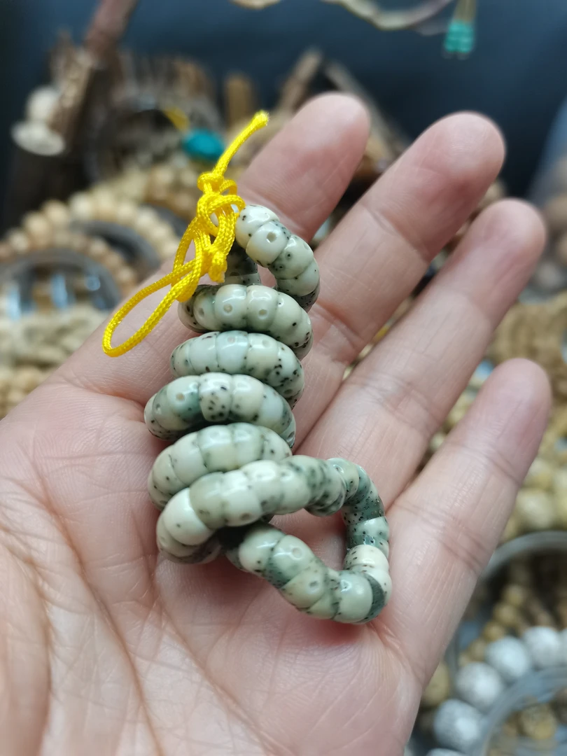 Q28星月菩提文玩玉化糯冰大留白6mm