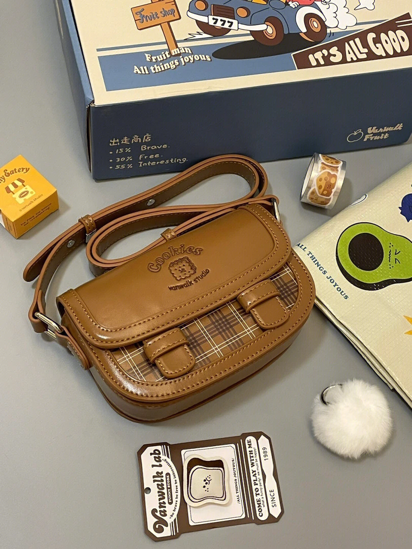 2023新款秋冬韩版百搭可爱少女剑桥包豆腐腋下小众复古斜跨单肩包