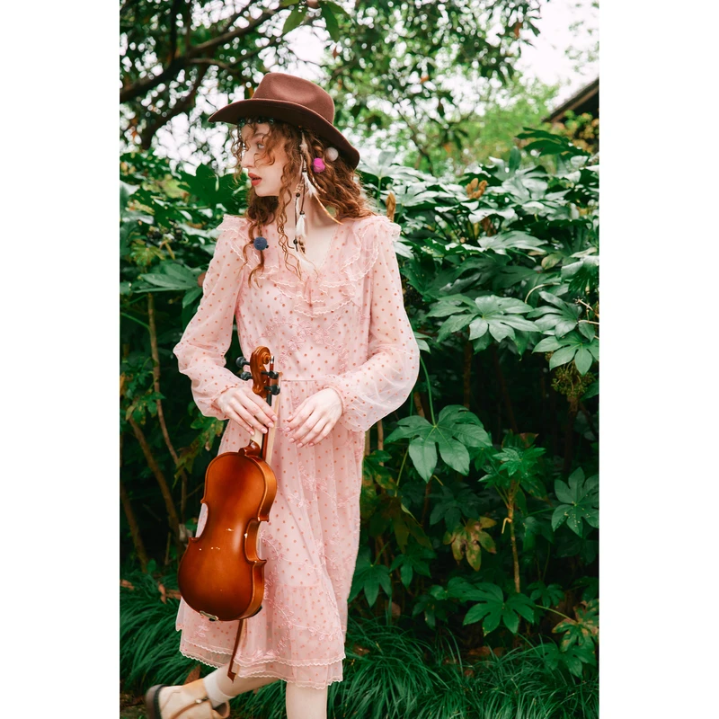 菀壹2024春装新法式款连衣裙女宽松腰波点直筒中长裙Q16411331