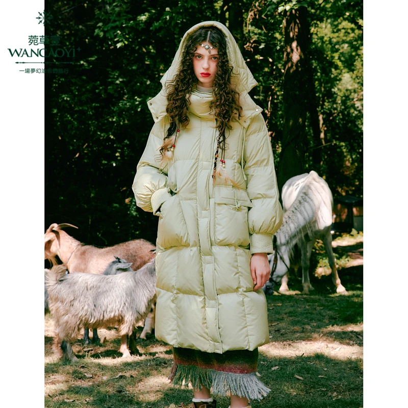 【反季】菀草壹女款休闲连帽加厚保暖秋冬过膝羽绒服Y07501459