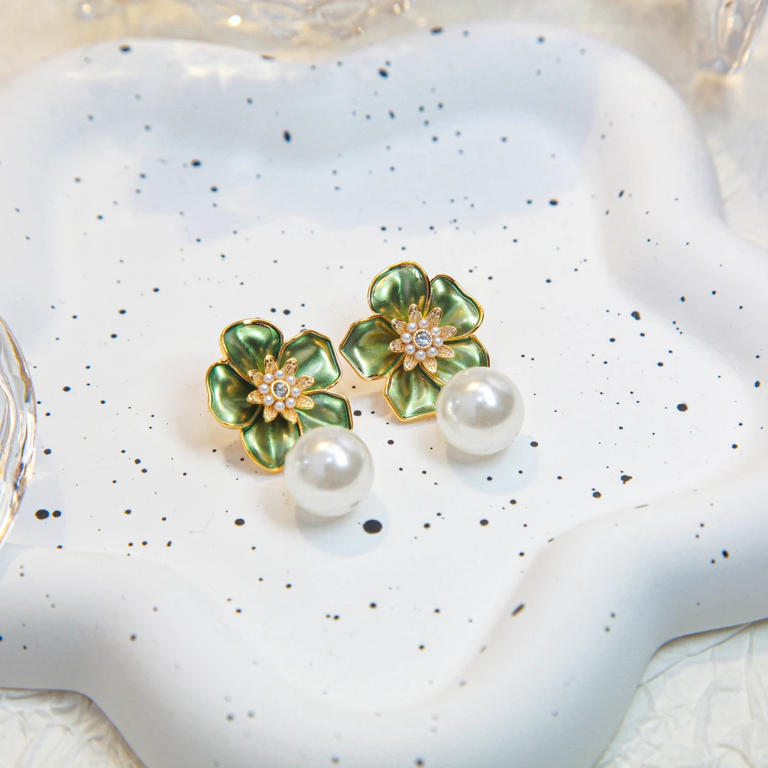 山茶花珠珠耳钉小众轻奢法式时尚耳饰 8096