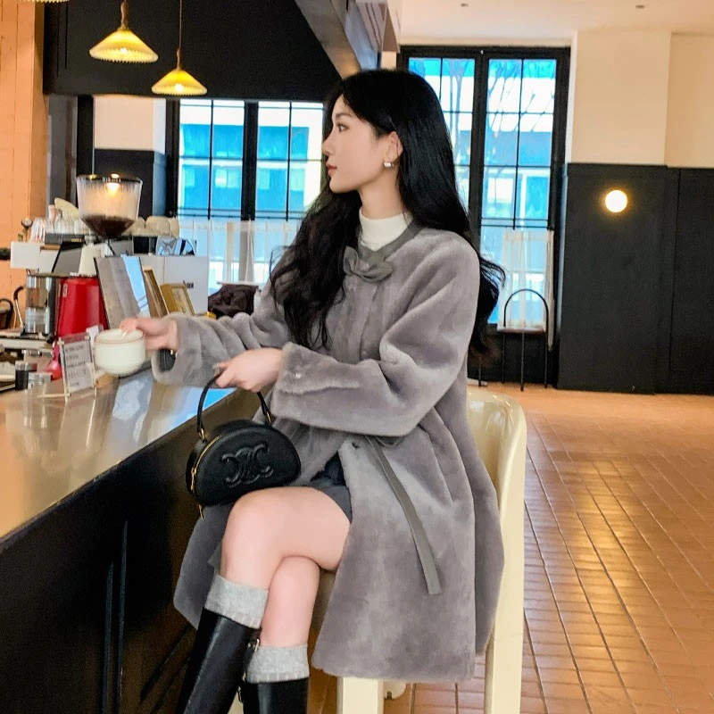 皮毛一体女中长款2024新款毛毛外套冬蝴蝶结时尚休闲保暖皮草大衣