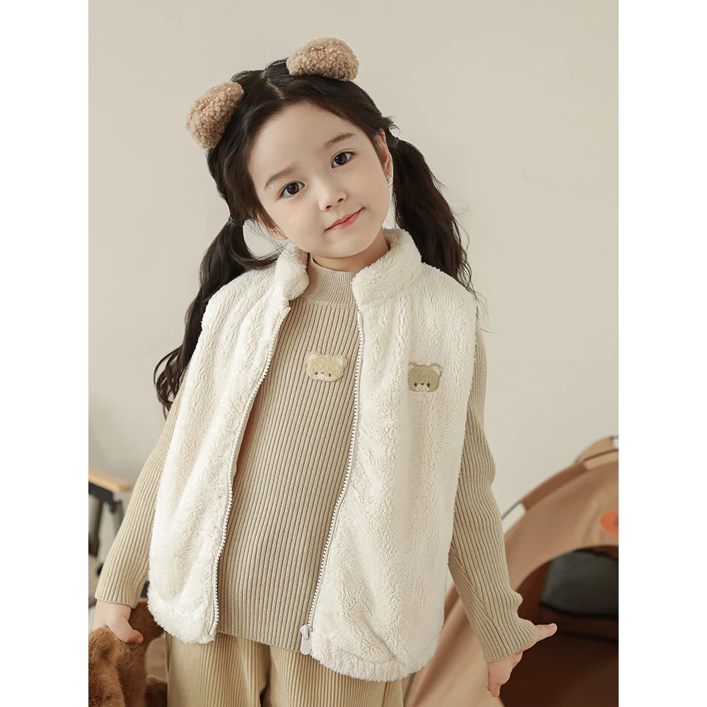 幼悠女童冬装小熊贴标毛绒马甲儿童潮牌服装女宝宝秋天衣服D3711