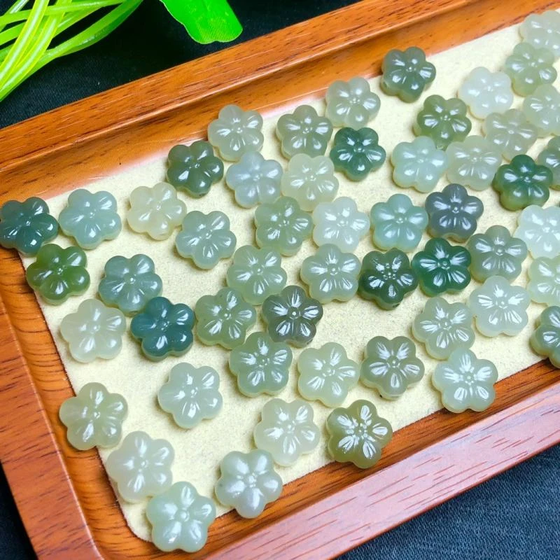 天然和田玉可爱小花配件手工diy文玩女士手链项链吊坠随机发货1个