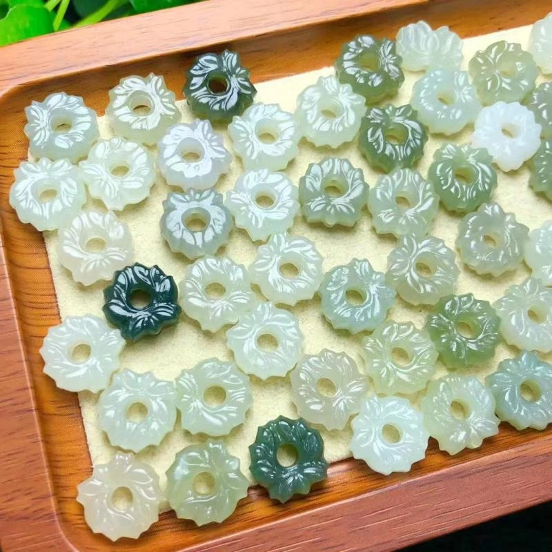 天然和田玉精致可爱莲花配件手工diy百搭配饰隔珠女款随机发货1个