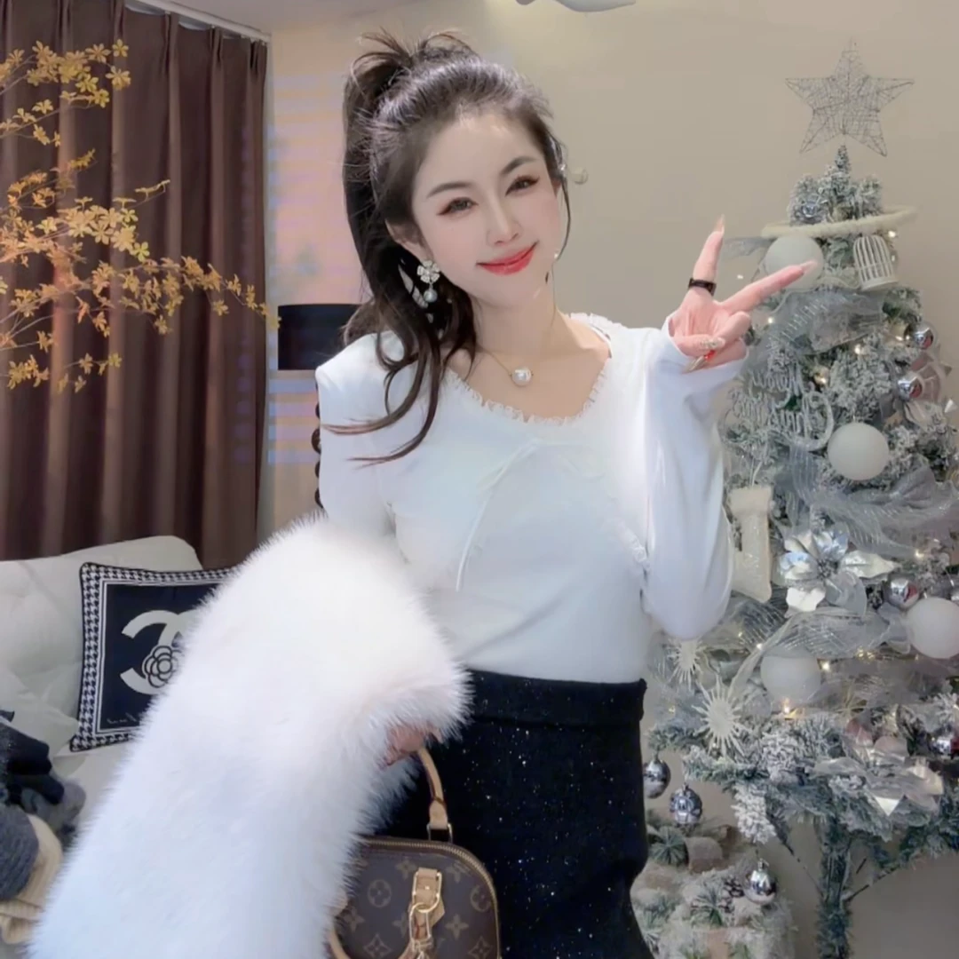 L.X~V领蕾丝花边修身显瘦打底衫女秋冬新款又甜又辣V领T恤8520