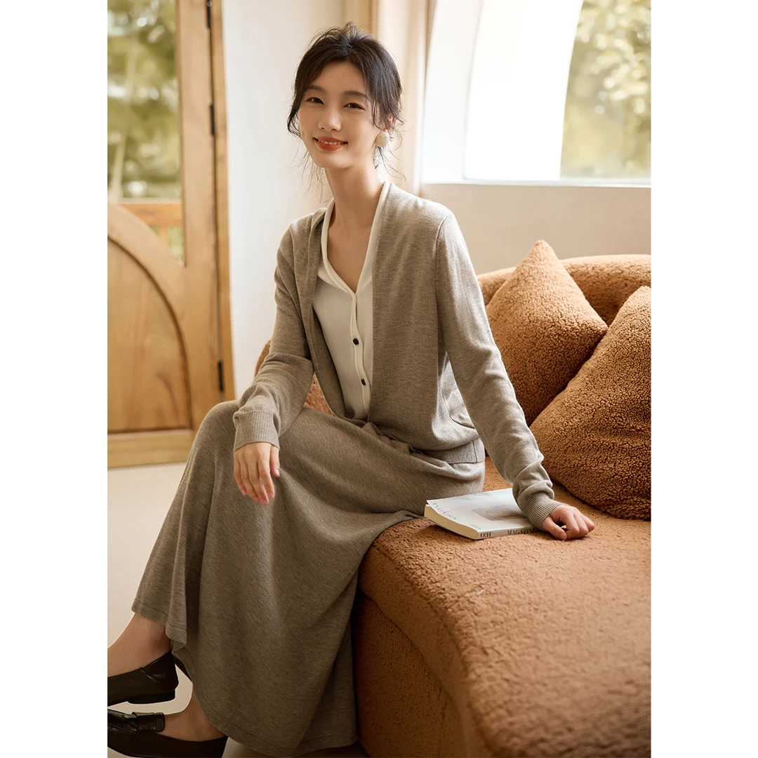 XWI/欣未2025秋季针织女式时尚通勤风简约显瘦两件套套装气质9363