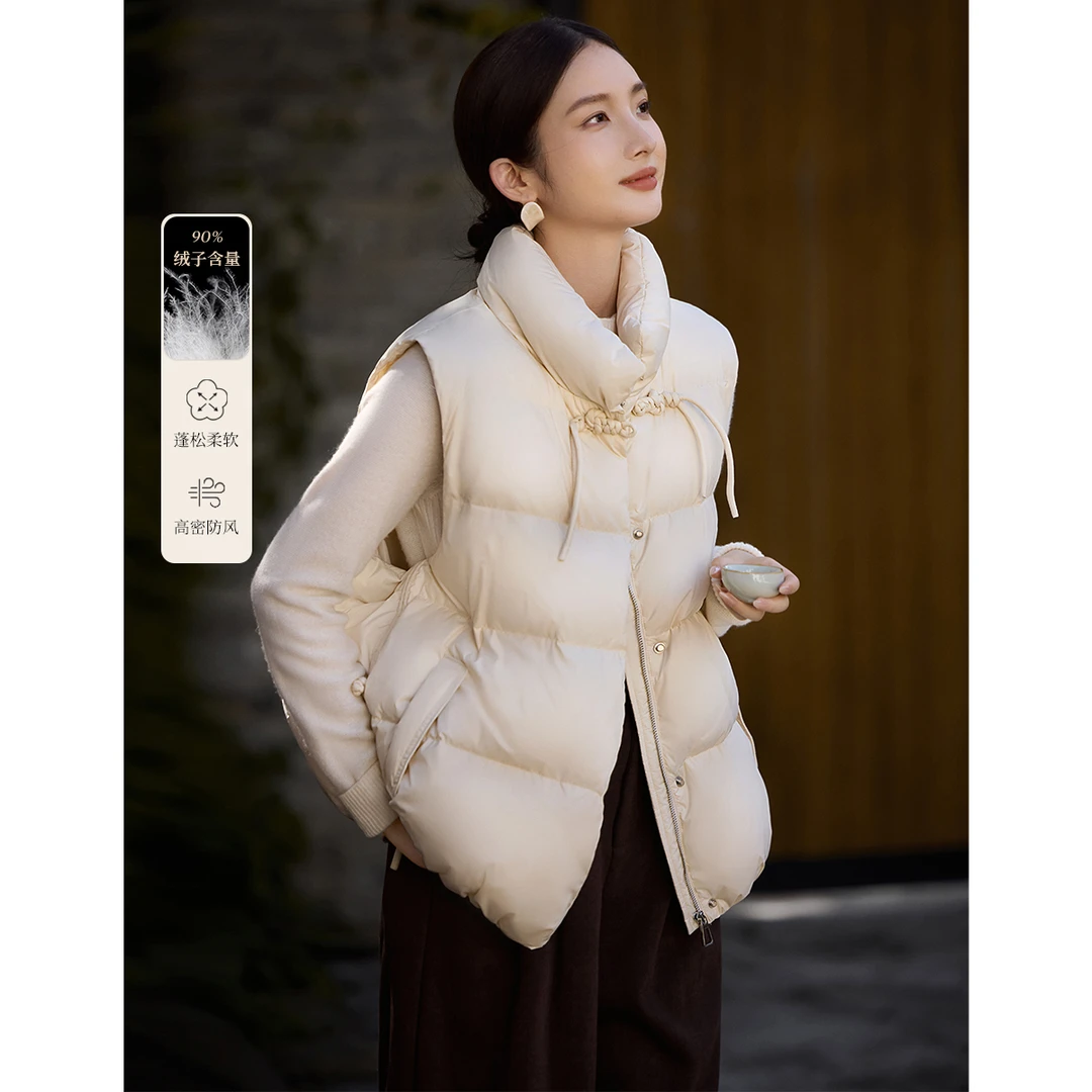 XWI/欣未【映雪】2024冬新款休闲羽绒马甲中式盘扣设计X4DY9A019