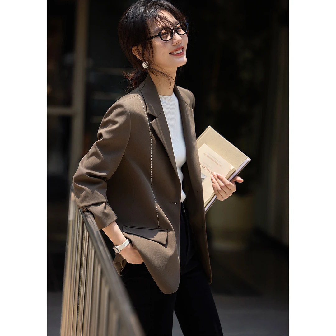 XWI/欣未2025秋季时尚通勤撞色线西装时尚气质设计感0222