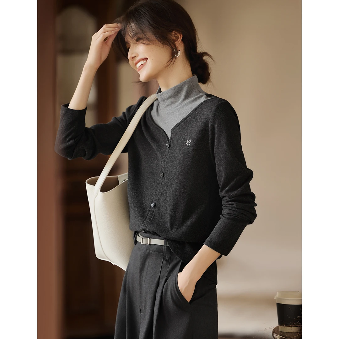 XWI/欣未百搭拼色假两件打底衫2025秋季新款时尚针织通勤百搭3157