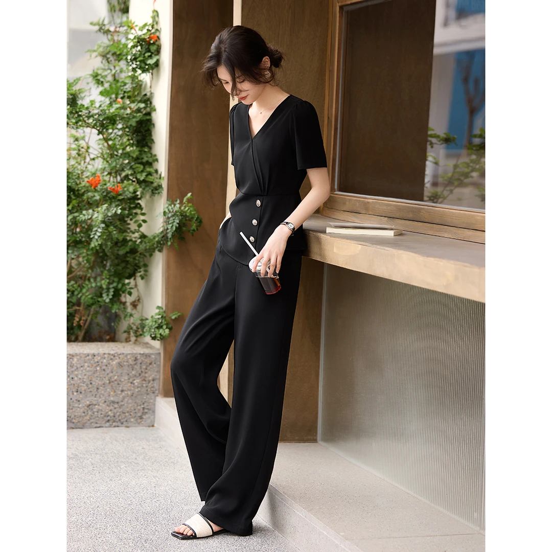 XWI/欣未2024知性通勤V领显瘦短袖长裤两件套黑色套装女6979