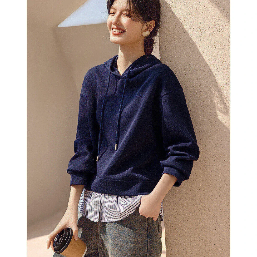 XWI/欣未2025秋新款条纹拼接字母刺绣假两件卫衣显瘦连帽卫衣7362