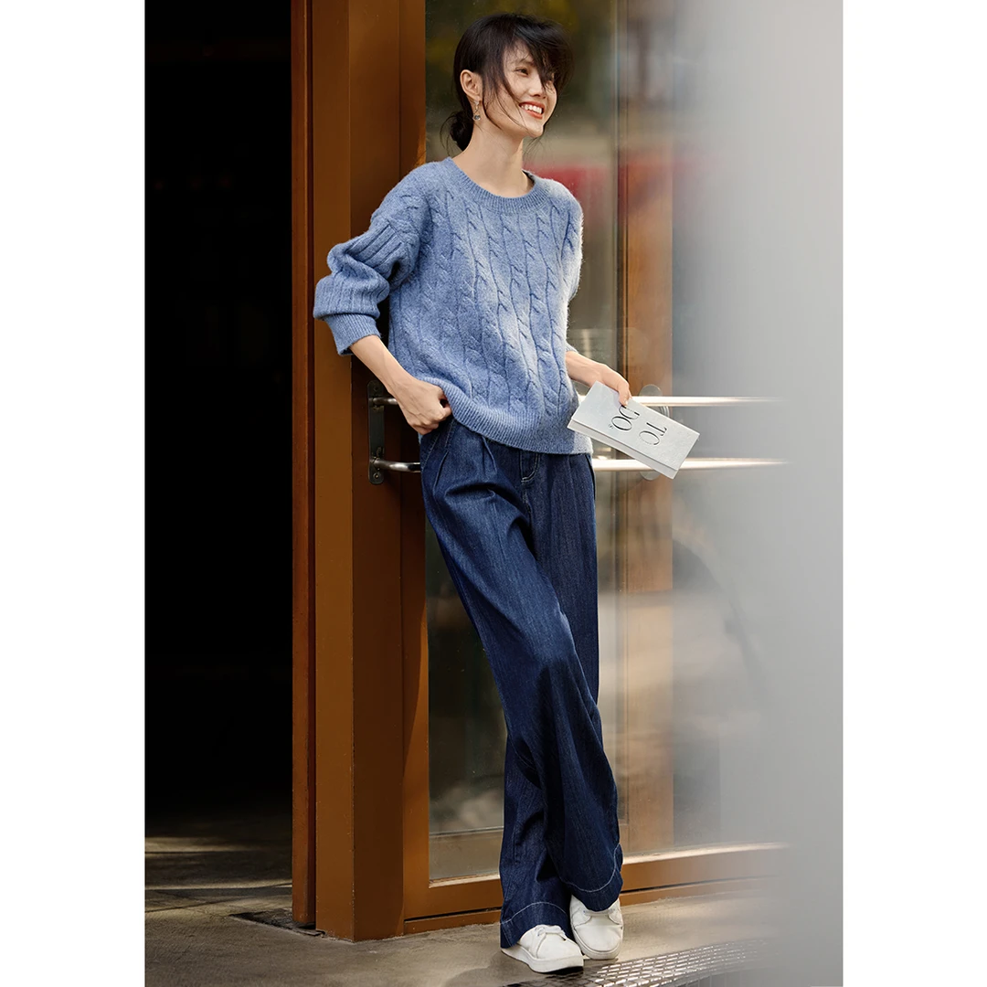 XWI/欣未2025秋季新款女百搭舒适毛绒绞花针织衫2193