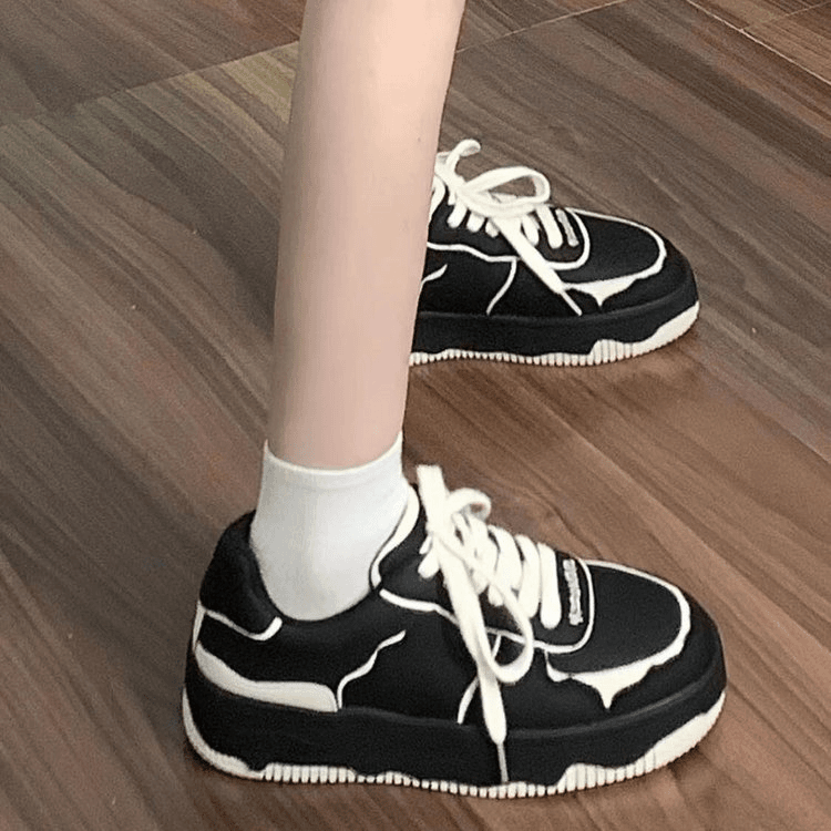 奶牛黑白小黑鞋学生板鞋女2023新款厚底防滑耐脏轻便休闲运动网红