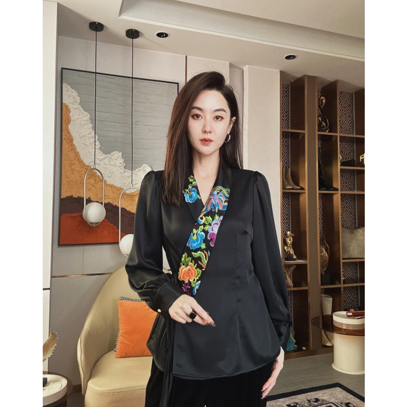 【完美比例】繁浮2024春季新款气质缎面提花收腰绑带衬衫XM-77901