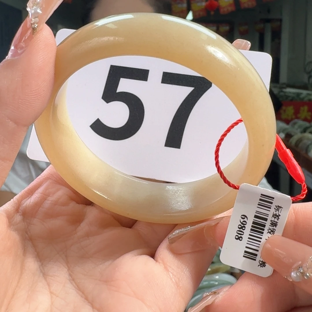 和田玉手镯未镶嵌有纹