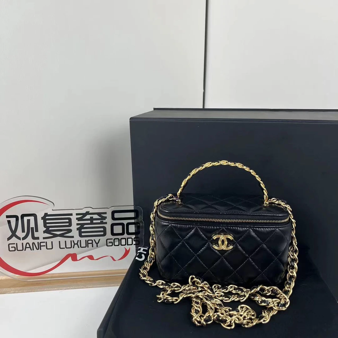 99新 Chanel/香奈儿 黑金字母镂空手柄长盒子手提包链条包