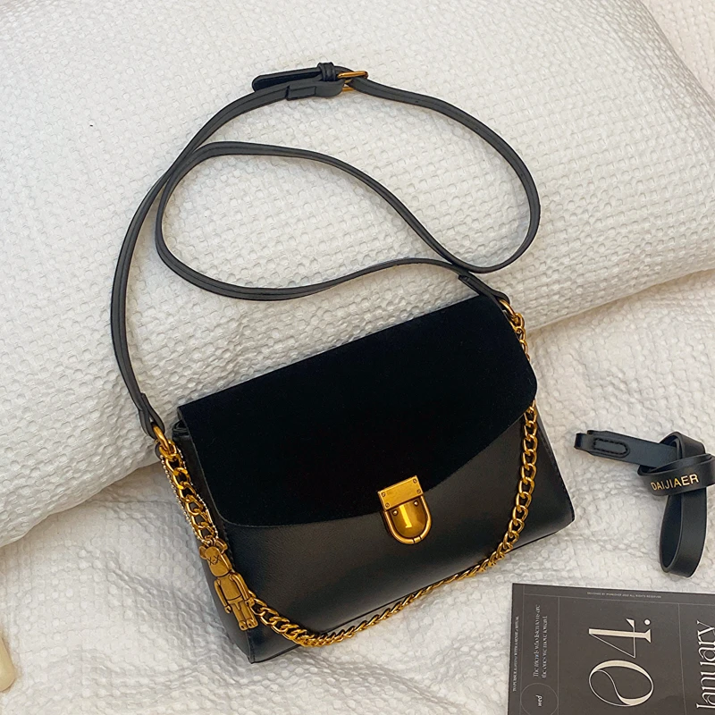 小众复古软皮邮差包包女2024新款时尚百搭通勤单肩斜挎信封小方包