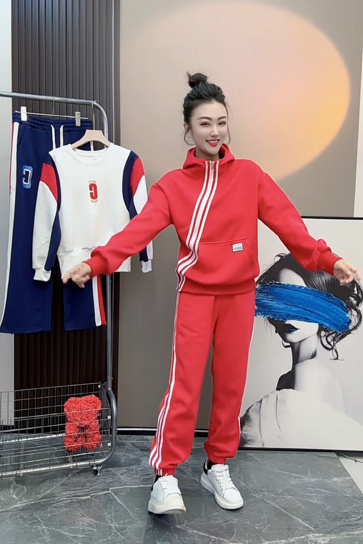 设计款斜拉链新款加绒修身显瘦斜拉链连帽上衣裤子休闲运动套装